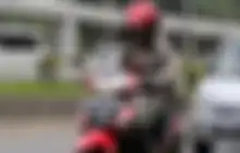 5 Bahaya Berkendara Main Ponsel, Bukan Cuma Diincar Kamera ETLE