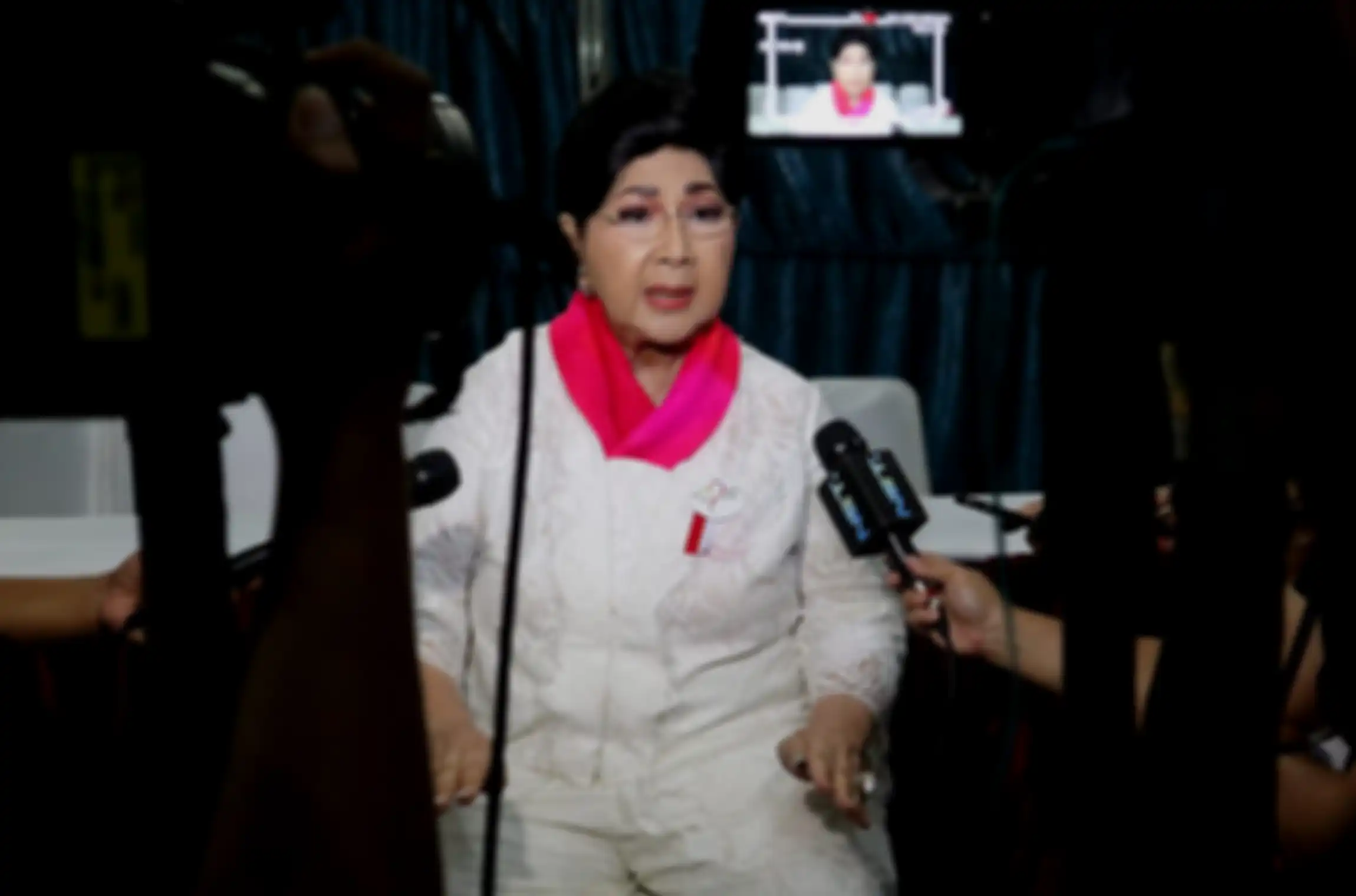 Titik Puspa, penyanyi kini berusia 81 tahun, luncurkan album berjudul Sampah Sayang yang dia ciptakan sendiri, diaransemen oleh Dian HP dan dinyanyikan kroyokan oleh puluhan penyanyi diantaranya, Yura Yunita, Yuni Shara, Titik DJ, Syahrini, Ita Purnama Sari, Titi Sandora, Dewi Gita, Inul Daratista 