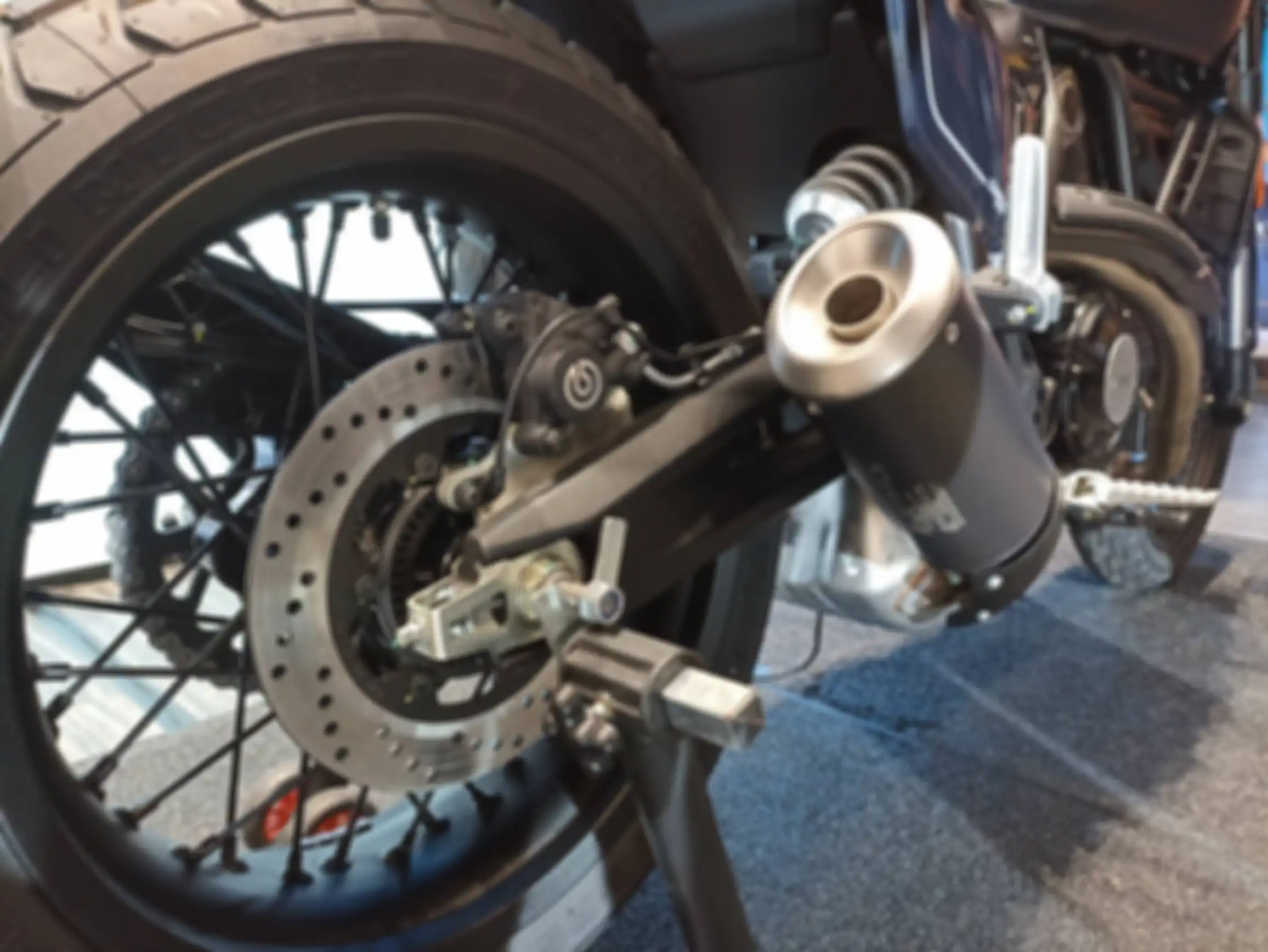 Kaki-kaki Ducati Scrambler 2023