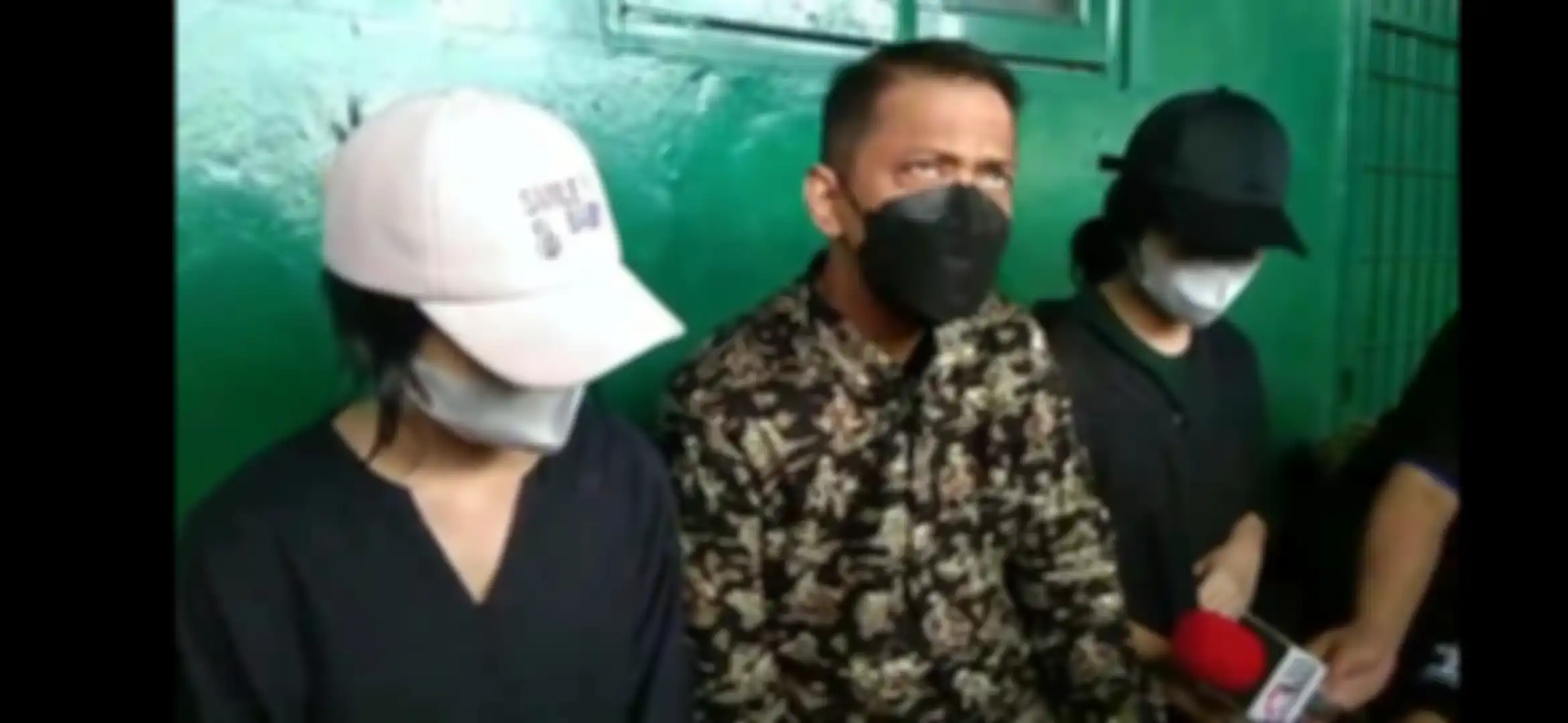 Doddy Sudrajat, Mayang, dan Chika ditemui di Ulujami, Jakarta Selatan, Selasa (21/12/2021).