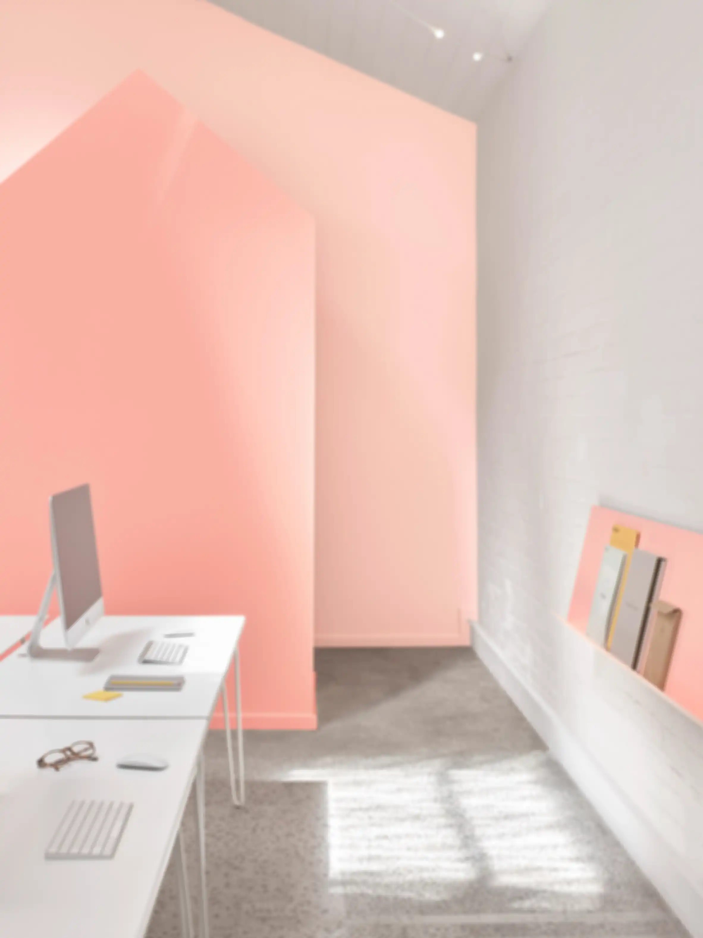 Inspirasi Desain Studio Bersama, Gunakan Tiga Tone Warna untuk Bedakan Zona
