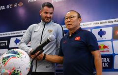 Timnas Indonesia Putus Simon McMenemy, Vietnam Tambah Kontrak Park Hang-seo