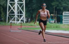 Emilia Nova Jadi Wanita Pertama Pembawa Bendera Kontingen Indonesia di SEA Games