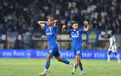 Bojan Hodak Pastikan Persib Tampil dengan Kekuatan Penuh Lawan Persija, Marc Klok hingga Tyronne Del Pino Kembali