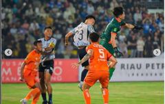 Hasil Pertandingan Liga 2 - PSPS Menang Dramatis Walau Kiper Asuhan Shin Tae-yong Dikartu Merah, Persiraja Resmi Gagal Promosi