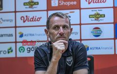 Gary Rowett Akui Terkejut Oxford United Diundang Buat Partisipasi di Piala Presiden 2025