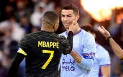 Meski Idolakan Ronaldo, Mbappe Akui Messi sebagai Pesepak Bola Sempurna