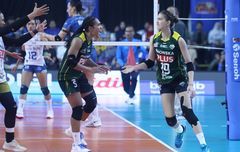 Dibalut Pakaian Adat Jawa, Shella Bernadetha Dipinang Libero Timnas Indonesia