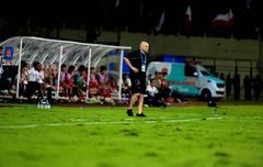 Pelatih Persebaya Bernardo Tavares Sebut Persib Kandidat Kuat Hatrick Juara