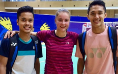 Pasang Foto Bareng Jonatan Christie dan Anthony Ginting, Gadis Cantik Asal Ukraina Langsung Alami Hal Ini