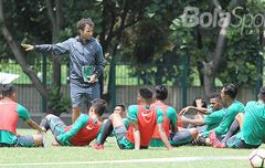 Berita Timnas - Bima Sakti Beri Jaminan untuk Pemain Timnas U-23 Indonesia Tampil di Piala AFF 2018