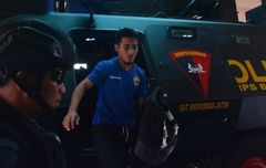 Tak Bisa ke Masjid, Eks Persib Tetap Menjalankan Ibadah di Rumah