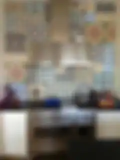 Foto desain dapur tampak semakin klasik karena lantainya dilapisi material ini. Mertua pemilik rumah mungil sampai melogo. 