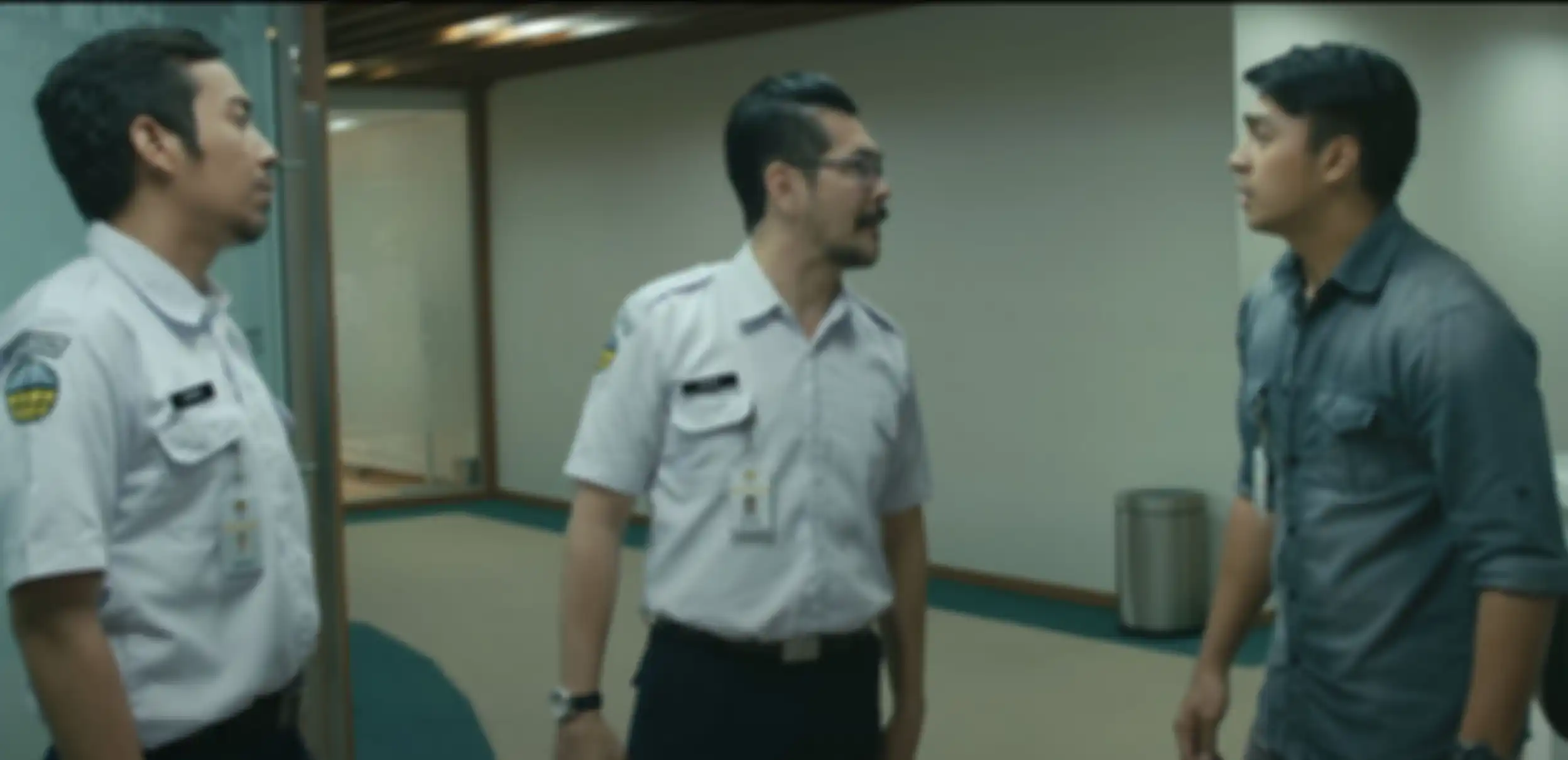 Film Bangkit bisa kalian tonton di Migo.