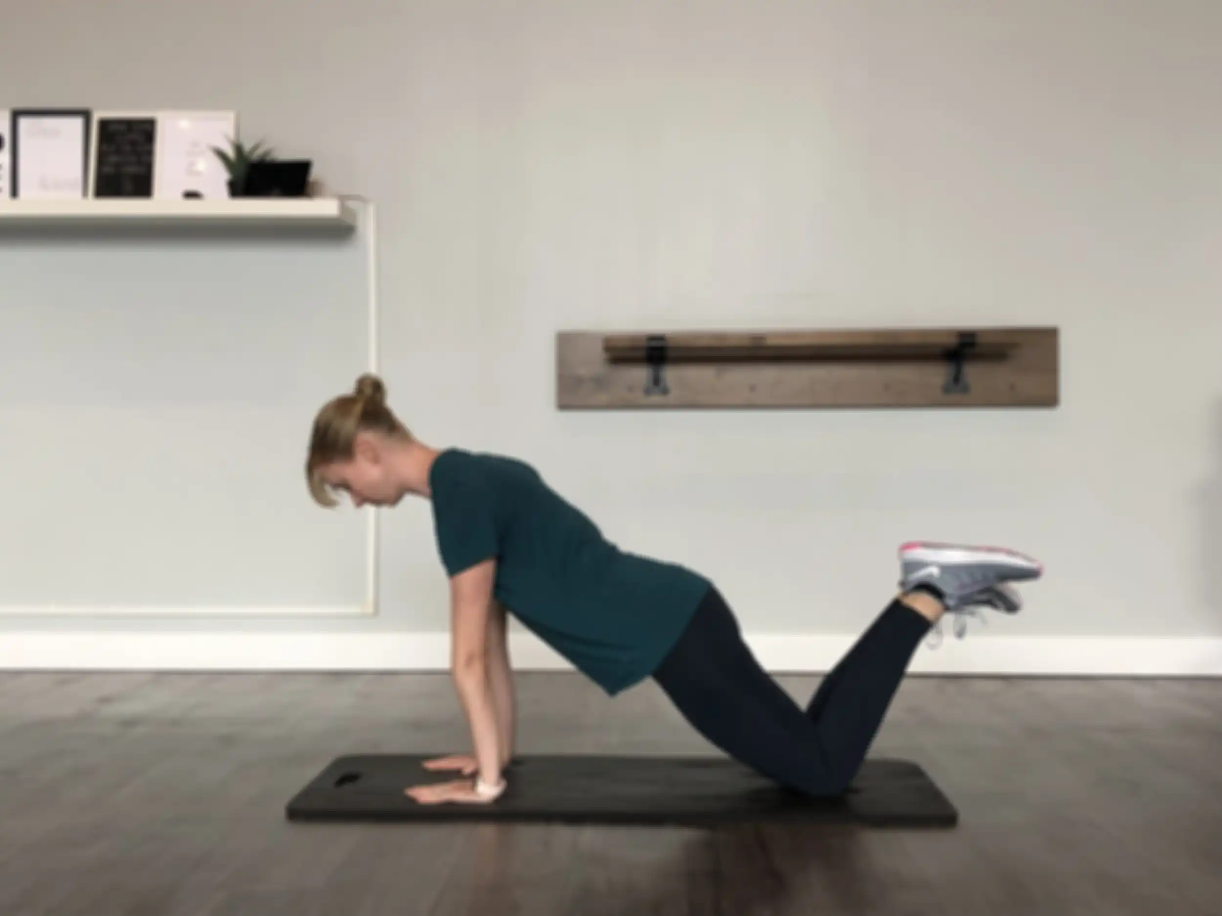Knee plank