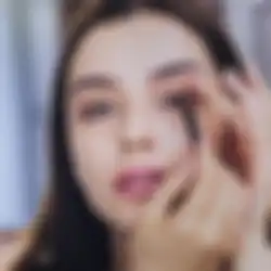 7 Makeup Mata Ini Beresiko Merusak Mata Loh, Apa Saja? Perhatikan