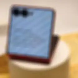 Galaxy Z Flip7 Tampil dengan Layar Cover Lebih Besar & AI Canggih
