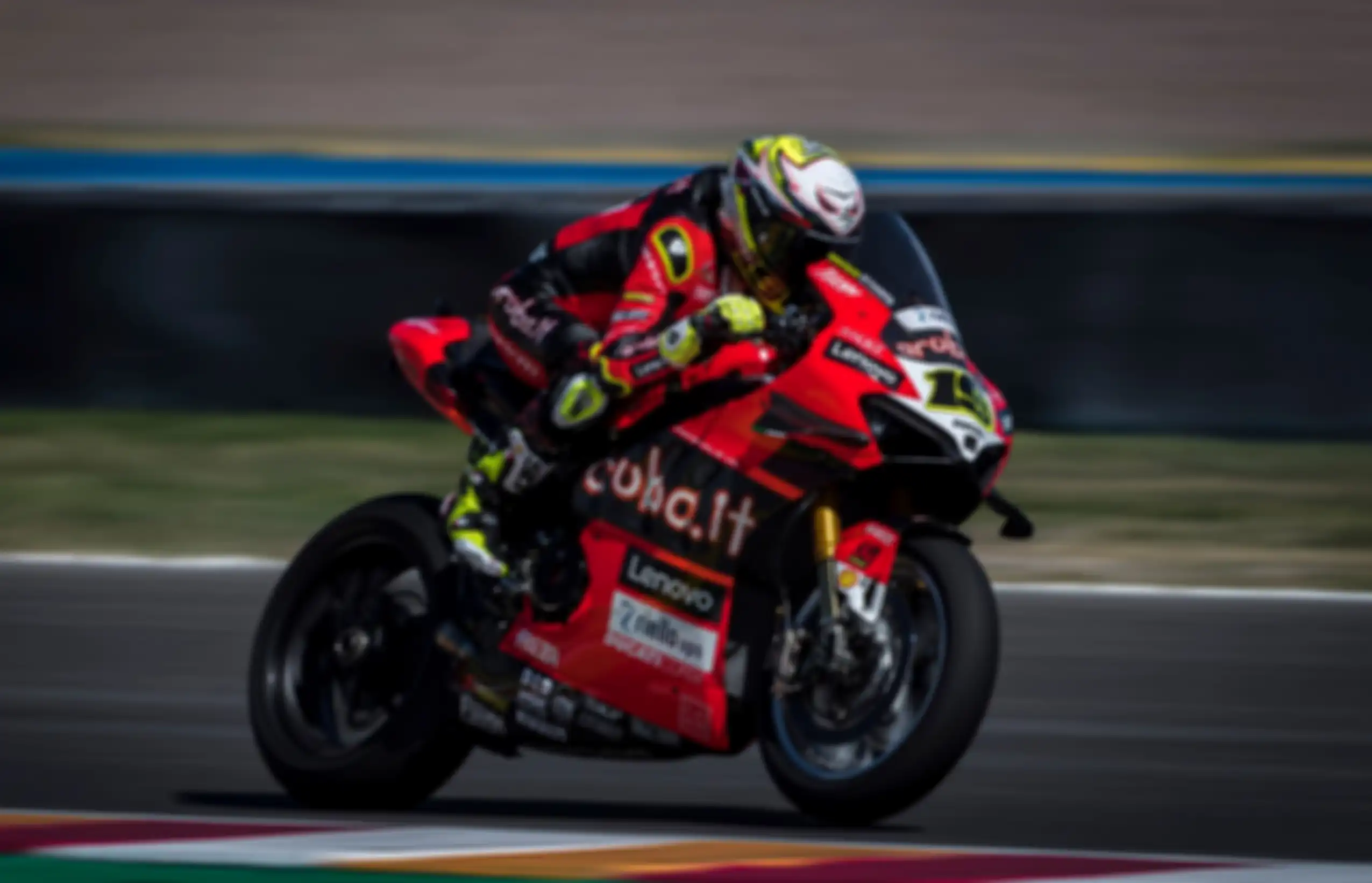 Aksi Alvaro Bautista di atas Ducati Panigale V4R dari tim Aruba.it-Ducati. 