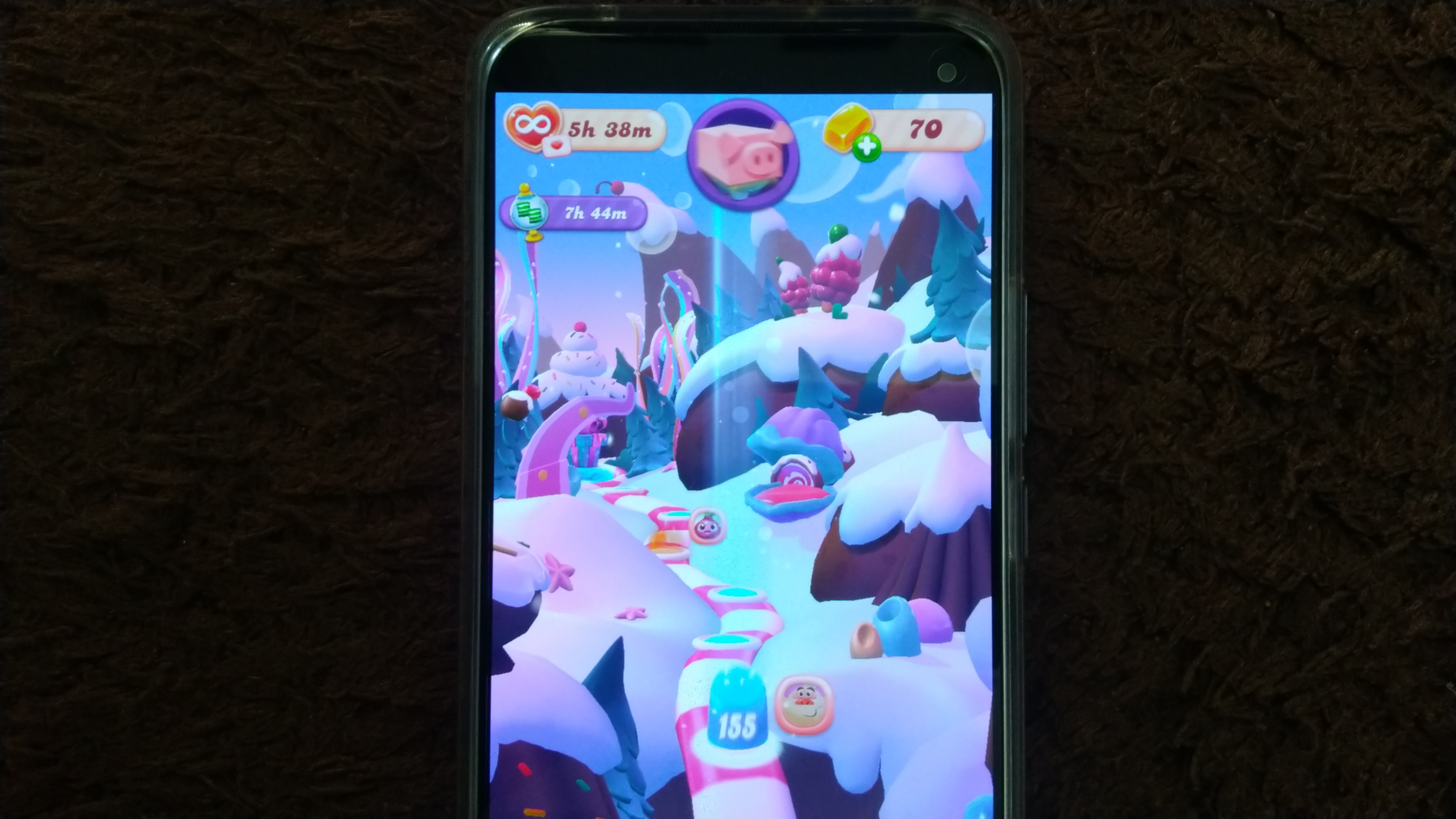 Tampilan Candy Crush Saga yang hadirkan nyawa tak terbatas.