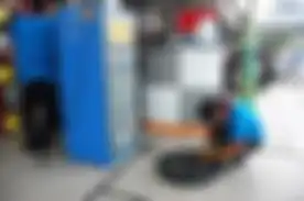 Pengisian nitrogen di Planet Ban (motorplus-online.com)