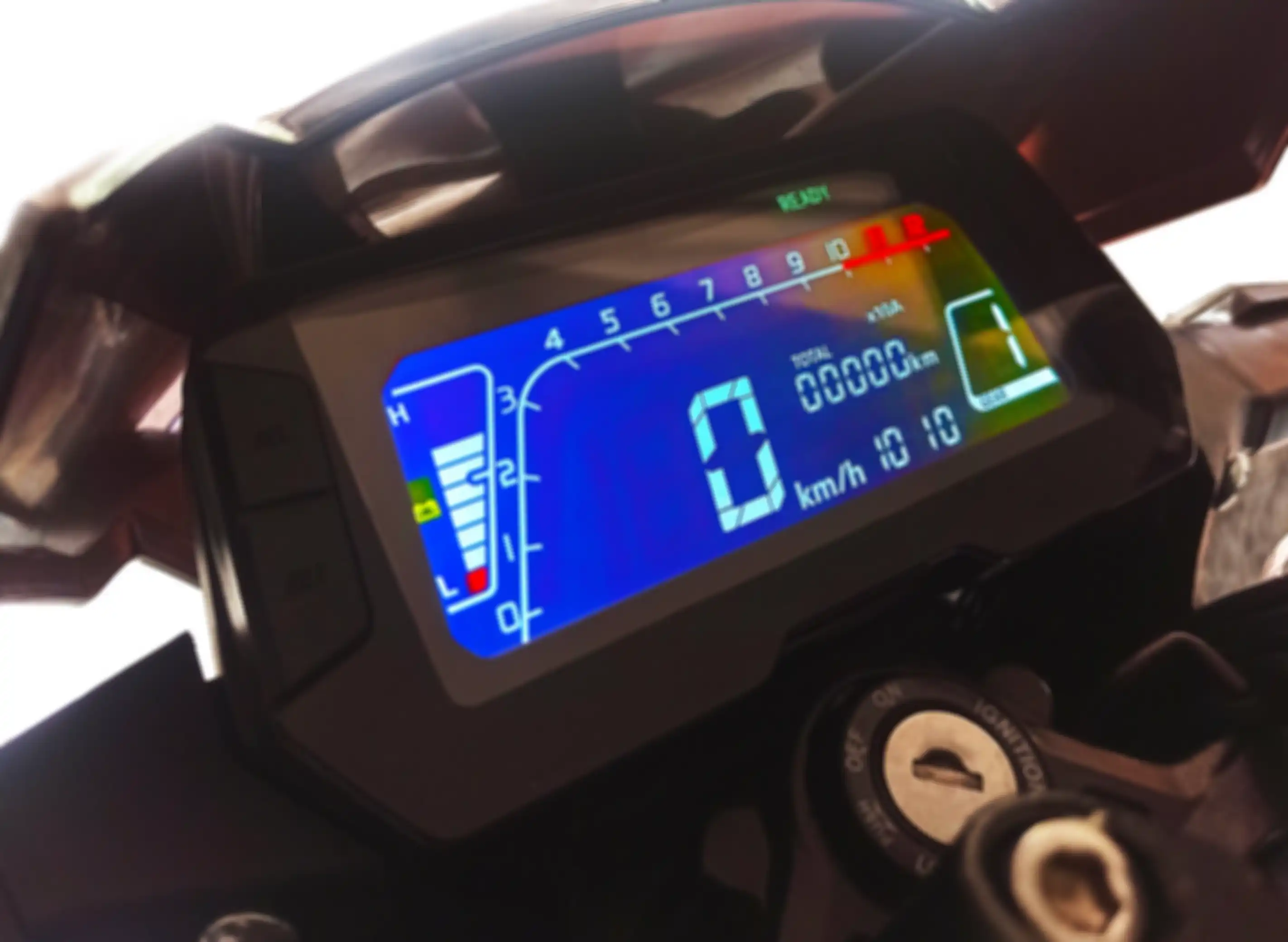 Tampilan panel instrumen motor listrik Rakata NX8, ada mode berkendara 1 sampai 3.