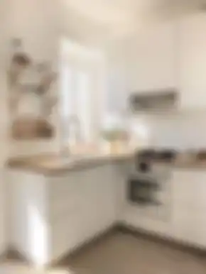 Foto desain dapur sempit terlihat efisien karena rahasia ini. Ada 5 trik sederhana ini yang diaplikasikan. 