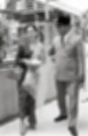 Gaya OOTD Ratna Sari Dewi Soekarno kenakan kebaya pada jaman dahulu