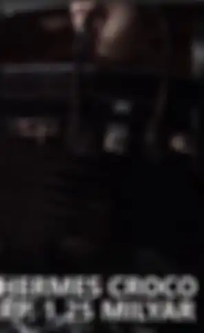 Aspri Hotman Paris Bawa Tas Mungil hingga Jam Tangan Seharga Miliaran