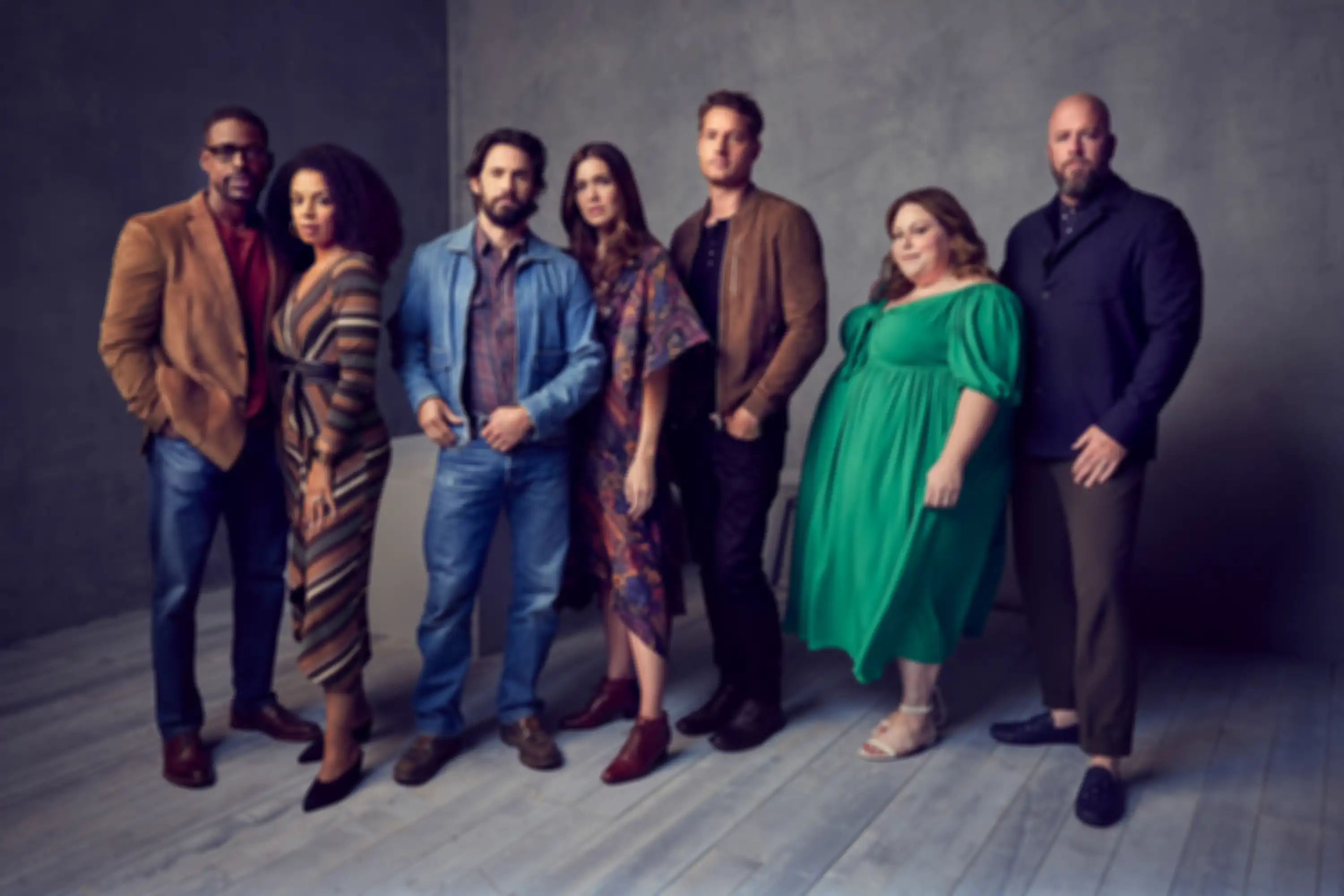 THIS IS US -- Season: 6 -- Pictured: (l-r) Sterling K. Brown as Randall, Susan Kelechi Watson as Beth, Milo Ventimiglia as Jack, Mandy Moore as Rebecca, Justin Hartley as Kevin, Chrissy Metz as Kate, Chris Sullivan as Toby -- (Photo by: Joe Pugliese/NBC)