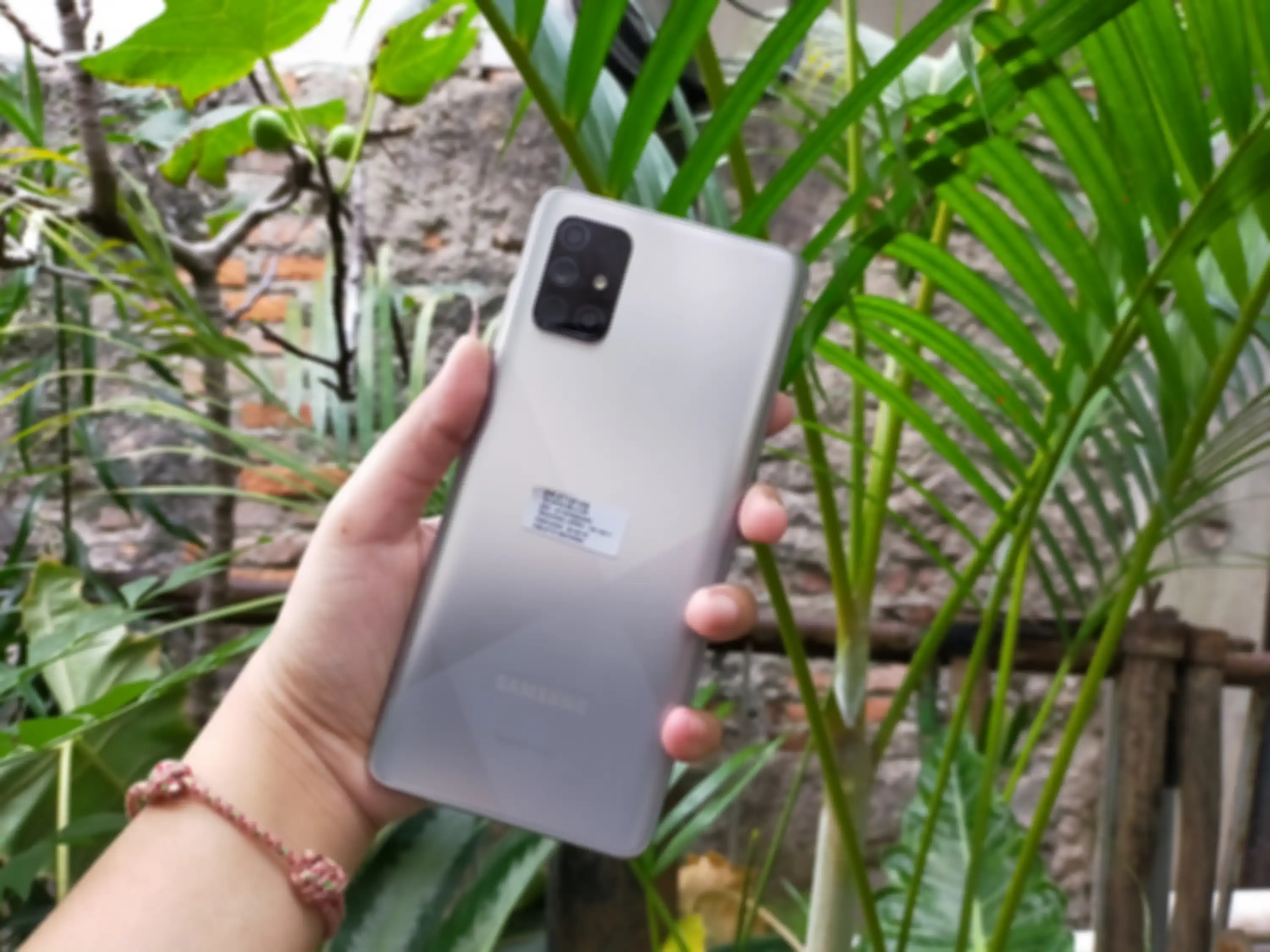 Samsung Galaxy A71 Hazel Crush Silver.