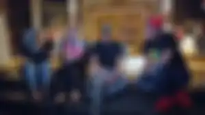 Risa Saraswati dan Tim Jurnal Risa saat melakukan penelusuran di istana mewah Sule di Tambun, Bekasi, pada Juli 2020