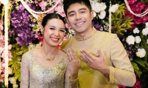Sudah Suka Sejak 10 Tahun Lalu, Riza Syah Akhirnya Meminang Claudia Andhara di Hari Valentine