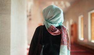 Bulan Ramadan, Ini Tips Memilih Busana yang Nyaman untuk Salat Tarawih