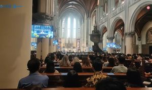 Khotbah di Misa Paskah, Uskup KAJ Ignatius Kardinal Suharyo Ajak Umat Berdoa Demi Perdamaian Dunia