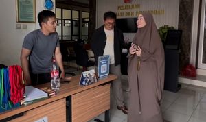 Sidang Penganiayaan Staf Batal, Zaskia Adya Mecca Meradang Datangi Pengadilan Militer yang Gelap Gulita