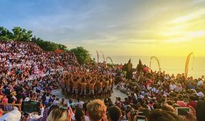 6 Hal Menarik yang Bisa Ditemukan saat Menonton Pertunjukan Tari Kecak Uluwatu