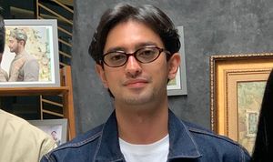 Main Film Keluarga Suami Adalah Hama, Omar Daniel Belajar Merokok dan Gugup Ketemu Raihaanun