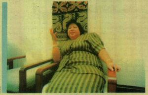 Tarida Gloria hobinya makan enak