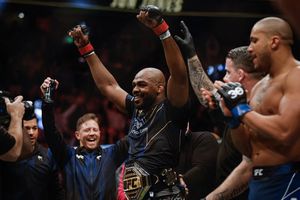 Analisis Pelatih Islam Makhachev soal Alasan Jon Jones Tak Kunjung Hadapi Tom Aspinall