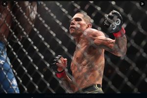 Tertampar Kenyataan Pahit,  Alex Pereira Tak Yakin Bertahan di Kelas Berat usai UFC Freedom 250