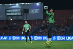 Masuk Daftar Susunan Pemain Jadi Kado Natal Spesial Bagi Kiper 20 Tahun Milik Persib