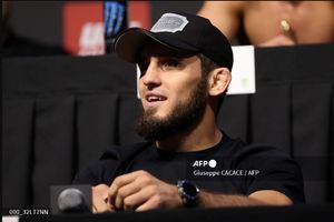 Reaksi Islam Makhachev Lihat Nassourdine Imavov Habisi Israel Adesanya di UFC Saudi Arabia