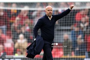 Liverpool Lancarkan Rencana Transfer untuk 2 Pemain dalam Satu Klub