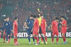 ASEAN Cup 2024 - Fans Thailand Tuding Wasit Berpihak ke Vietnam Gara-gara Satu Hal yang Bikin Heboh