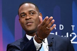 PSSI Resmi Umumkan Patrick Kluivert sebagai Pengganti Shin Tae-yong, Suporter Timnas Indonesia: Lolos ke Piala Dunia 2026 Harga Mati!