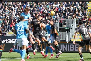 Hasil Liga Italia - Jay Idzes Jatuh Bangun Hentikan Romelu Lukaku, Venezia Tahan Napoli