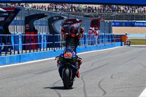 Fabio Quartararo Singgung Marc Marquez dan Francesco Bagnaia yang Senggolan dan Nyaris Jatuh , Yamaha Ketiban Durian di MotoGP Spanyol 2025