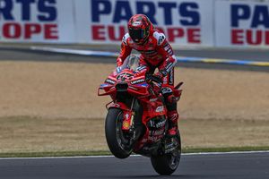 Dengar Francesco Bagnaia Komplain Soal GP25, Test Rider Ducati Bilang Begini