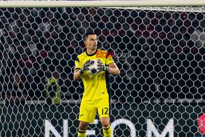 Bimbang Emil Audero Mulyadi di Liga Italia Usai Jadi Kiper No 1 Indonesia, Emangnya Mau Jadi Ban Serep buat Como?