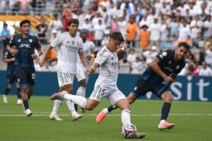 Hasil Piala Dunia Klub 2025 - Kartu Merah Ceroboh Raul Asencio Tak Jadi Bencana, 10 Pemain Real Madrid Sukses Jinakkan Pachuca